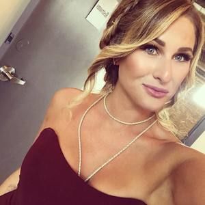 Meet your Posher, Jenessa